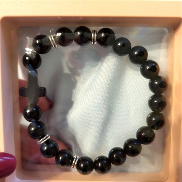 NIB 8mm Bohemian Stretch Cross Bracelet Black - Picture 1 of 3